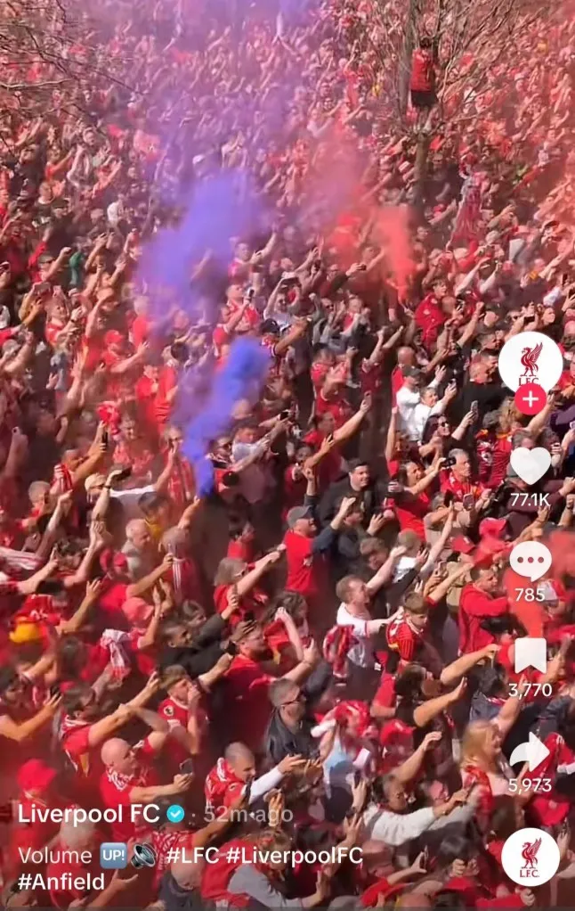 แฟนท็อฟฟี่สุดเกรียน เปลี่ยนฉลากพลุควันฟ้าเป็นแดงขายนแฟนหงส์