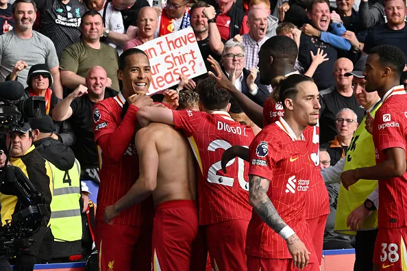 หวังเล็ก ๆ ! VVD นัด หงส์แดง รวมตัวกันก่อนเกม ปืนใหญ่-พาเลซ คืนพรุ่งนี้
