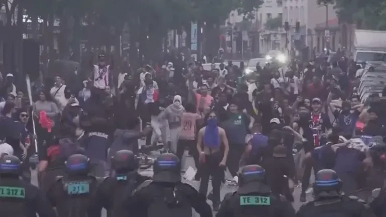 Violent chaos