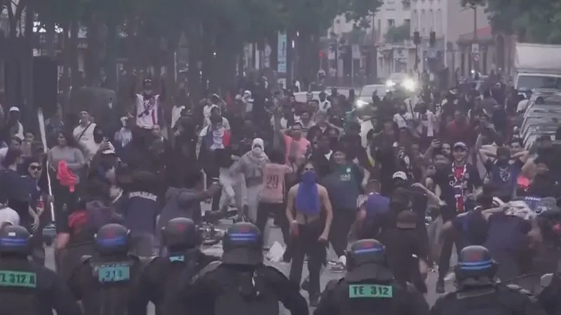 Violent chaos