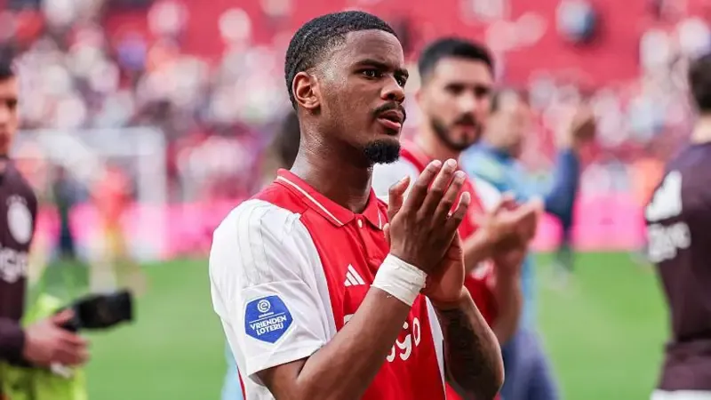 Ajax defender Hato