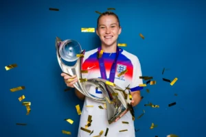 Alessia Russo celebrates winning Euro 2025