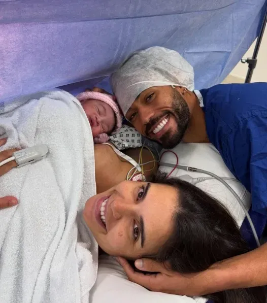 คุนญ่า บินร่วมทัวร์ปรีซีซัน แมนฯ ยูไนเต็ด หลังภรรยาผ่าคลอดลูกสาว